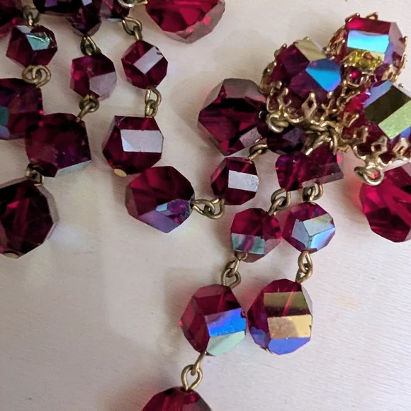 Vintage Vogue Red and Gold tone Dangle Earrings - Picture 2 of 4